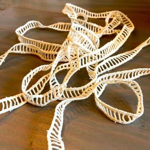 7 ft of mid century 1960s all cotton ladder trim. Cream ecru. Americana